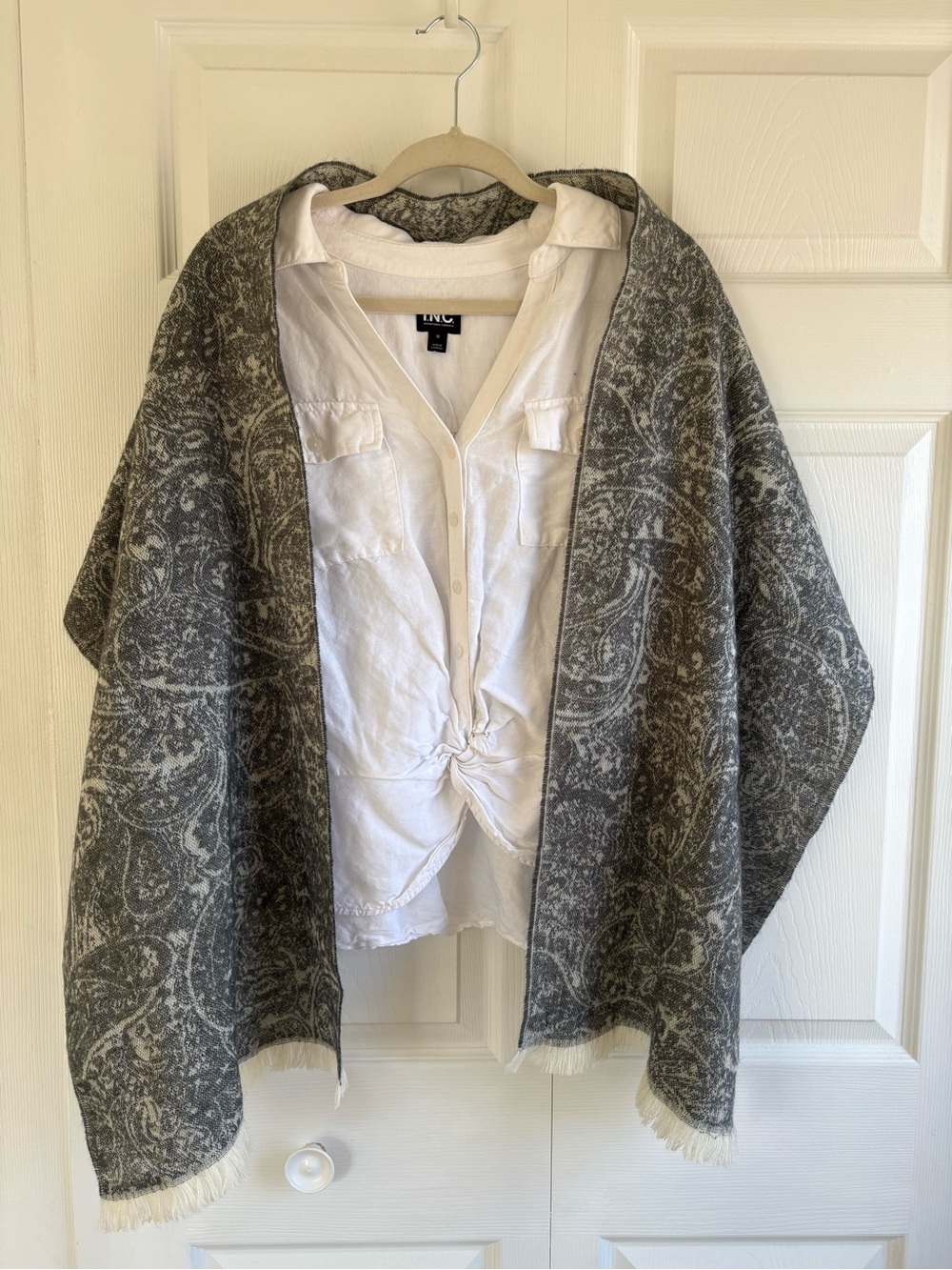 Lands' End Scarf Wrap Shawl Acrylic Grey White Paisley Fringe Large Teacher Soft